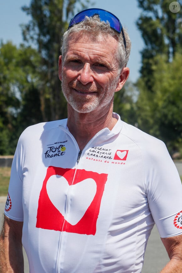 L'ancienne star du cyclisme a même reçu les félicitations de Denis Brogniart 
 
Exclusif - Denis Brogniart - 20ème édition de "l'étape du coeur" de l'association "Mécénat Chirurgie Cardiaque" (MCC) lors du tour de France 2023 à Bordeaux, France, le 07 juillet 2023 © Christophe Clovis / Bestimage
