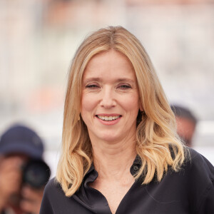 La comédienne, est, dans la "vraie vie", maman d'une fille
Léa Drucker au photocall de "L'Eté Dernier (Last Summer)" lors du 76ème Festival International du Film de Cannes, le 26 mai 2023. © Moreau/Jacovides/Bestimage