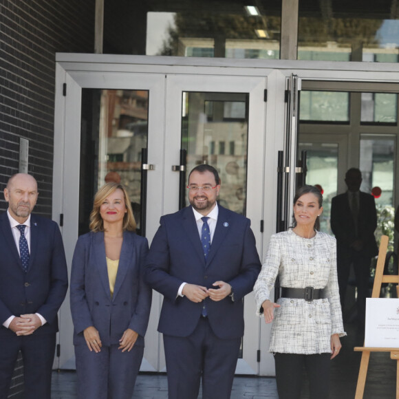 Elle a en effet inauguré une classe professionnelle dans une tenue hors de prix.
La reine Letizia arrive pour présider l'ouverture d'une classe de formation professionnelle 2023/2024 au Centre de communication, Image et son (CISLAN), 13 septembre 2023, Langreo, Asturies. © Jorge Peteiro / Europa Press / Bestimage 