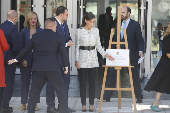 La reine Letizia arrive pour présider l'ouverture d'une classe de formation professionnel en 2024 au Centre de communication, Image et son (CISLAN), 13 septembre 2023, Langreo, Asturies. © Jorge Peteiro / Europa Press / Bestimage