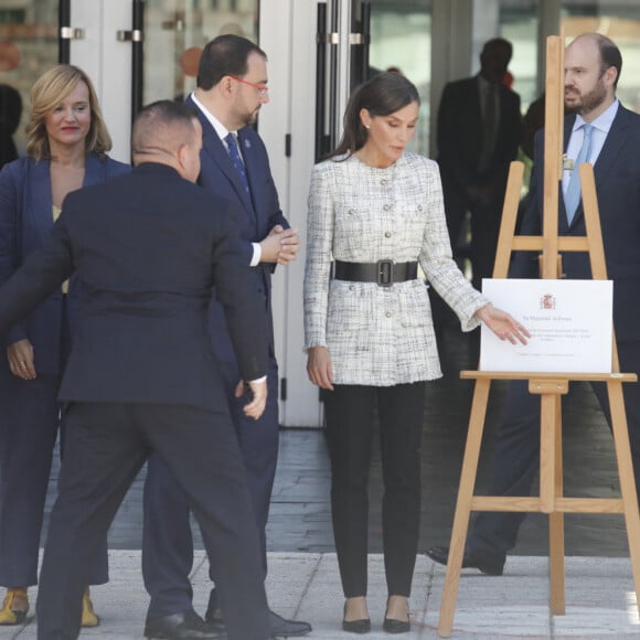 La reine Letizia arrive pour présider l'ouverture d'une classe de formation professionnel en 2024 au Centre de communication, Image et son (CISLAN), 13 septembre 2023, Langreo, Asturies. © Jorge Peteiro / Europa Press / Bestimage