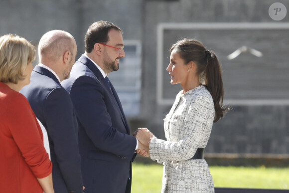 La reine Letizia arrive pour présider l'ouverture d'une classe de formation professionnel en 2024 au Centre de communication, Image et son (CISLAN), 13 septembre 2023, Langreo, Asturies. © Jorge Peteiro / Europa Press / Bestimage