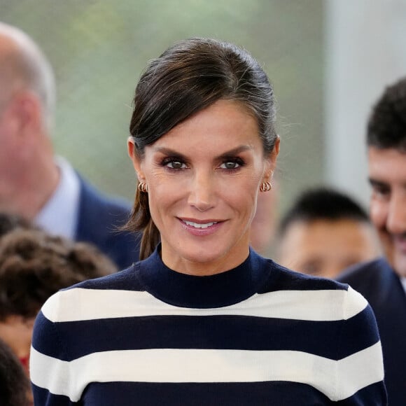 Il y a quelques jours, c'est avec des enfants qu'elle avait fait la rentrée.
La reine Letizia d'Espagne arrive à l'ouverture de l'année scolaire 2023/2024, à l'école maternelle et primaire Camiño Inglés à Sigüeiro, Espagne, le 11 septembre 2023. 