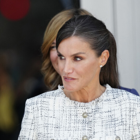 La reine Letizia d'Espagne préside avec les étudiants l'ouverture du Cours de Formation Professionnelle 2023/2024 au Centre de Formation Professionnelle Intégrée en Communication, Image et Son (CISLAN) à Langreo, Asturies, Espagne, le 13 septembre 2023 