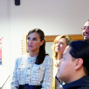 La reine Letizia d'Espagne préside avec les étudiants l'ouverture du Cours de Formation Professionnelle 2023/2024 au Centre de Formation Professionnelle Intégrée en Communication, Image et Son (CISLAN) à Langreo, Asturies, Espagne, le 13 septembre 2023  Queen Letizia of Spain attends the School Year 2023/2024 of Vocational Training at Integrated Centre for Professional Training in Communication, Image and Sound (CISLAN) on September 13, 2023 in Langreo, Spain.