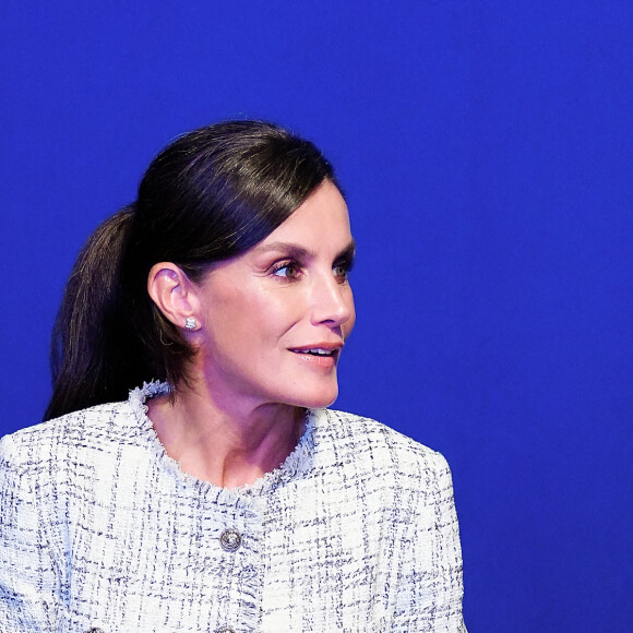 La reine Letizia d'Espagne préside avec les étudiants l'ouverture du Cours de Formation Professionnelle 2023/2024 au Centre de Formation Professionnelle Intégrée en Communication, Image et Son (CISLAN) à Langreo, Asturies, Espagne, le 13 septembre 2023 