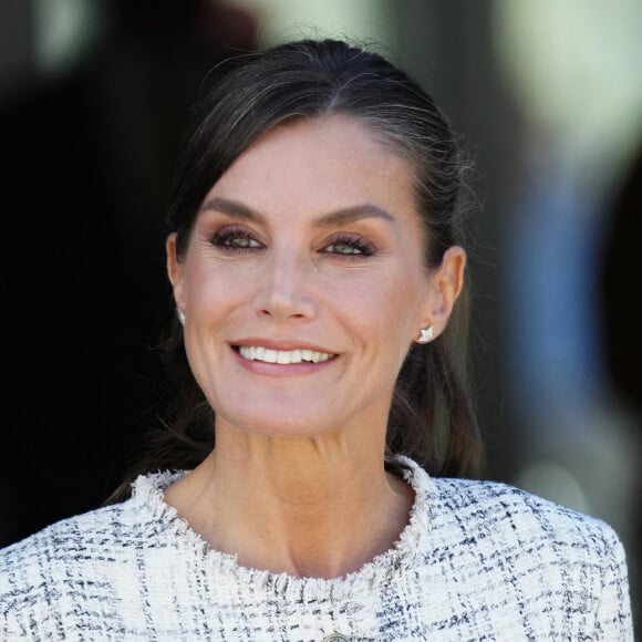 La reine Letizia d'Espagne préside avec les étudiants l'ouverture du Cours de Formation Professionnelle 2023/2024 au Centre de Formation Professionnelle Intégrée en Communication, Image et Son (CISLAN) à Langreo, Asturies, Espagne, le 13 septembre 2023 