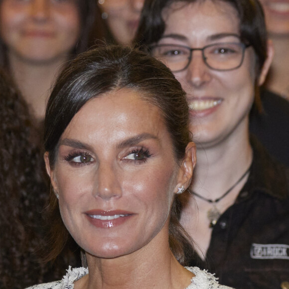 La reine Letizia d'Espagne préside avec les étudiants l'ouverture du Cours de Formation Professionnelle 2023/2024 au Centre de Formation Professionnelle Intégrée en Communication, Image et Son (CISLAN) à Langreo, Asturies, Espagne, le 13 septembre 2023. © Action Press/Bestimage 