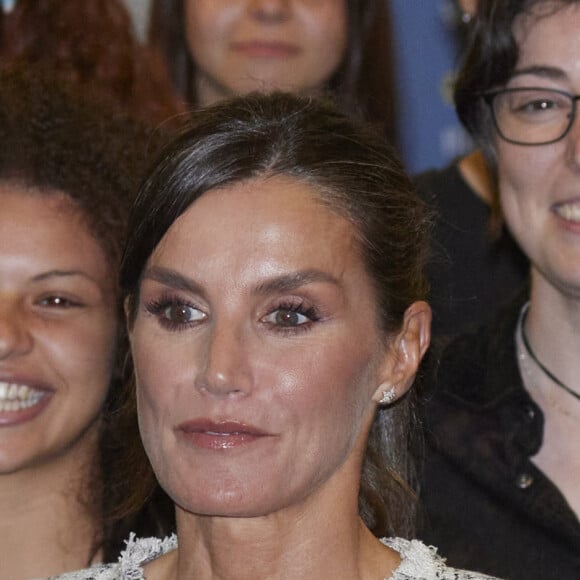 La reine Letizia d'Espagne préside avec les étudiants l'ouverture du Cours de Formation Professionnelle 2023/2024 au Centre de Formation Professionnelle Intégrée en Communication, Image et Son (CISLAN) à Langreo, Asturies, Espagne, le 13 septembre 2023. © Action Press/Bestimage 