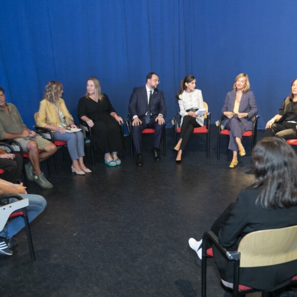 La reine Letizia d'Espagne préside avec les étudiants l'ouverture du Cours de Formation Professionnelle 2023/2024 au Centre de Formation Professionnelle Intégrée en Communication, Image et Son (CISLAN) à Langreo, Asturies, Espagne, le 13 septembre 2023. © Europa Press/Bestimage 