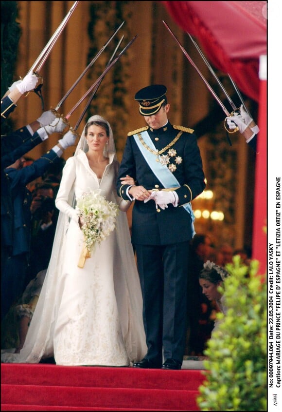 Pourtant assez simple, elle avait coûté 6,8 millions d'euros ! 
Letizia Ortiz et le prince Felipe - Mariage du prince Felipe d'Espagne et de Letizia Ortiz à Madrid, 22 mai 2004.