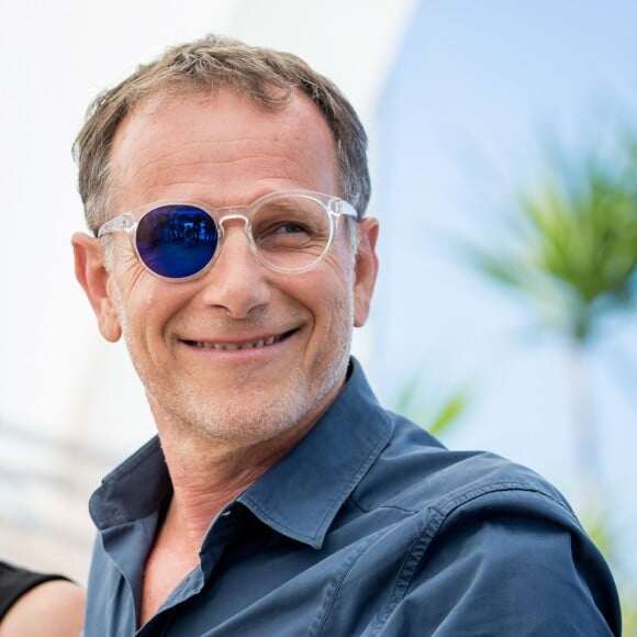 Charles Berling au photocall du film "Elle" au 69ème Festival international du film de Cannes le 21 mai 2016.