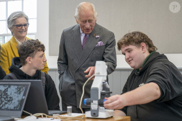 Le roi Charles III d'Angleterre en visite à Cumnock le 16 septembre 2023