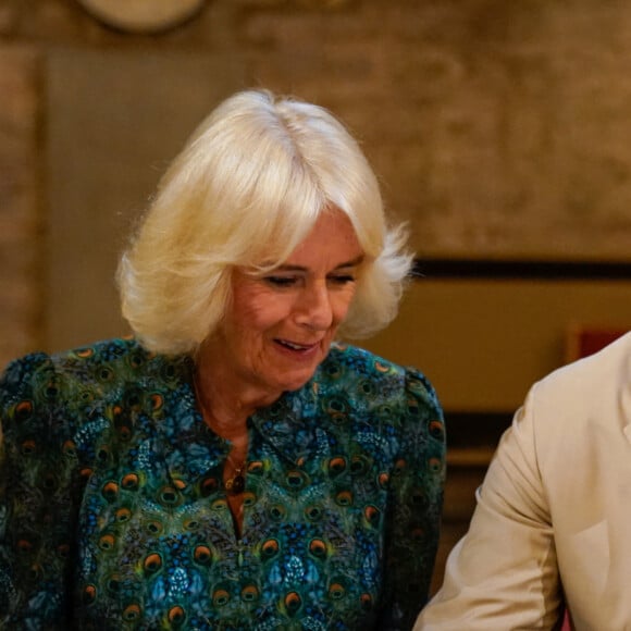 Le roi Charles III d'Angleterre et Camilla Parker Bowles, reine consort d'Angleterre lors d'une visite à la cathédrale de Brecon, Royaume Uni, le 20 juillet 2023.