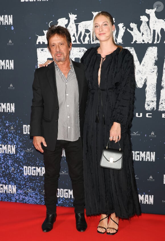 Eric Serra et sa fille Mitivaï Serra - Avant-première du film "Dogman" au cinéma UGC Normandie à Paris le 19 septembre 2023. © Coadic Guirec/Bestimage