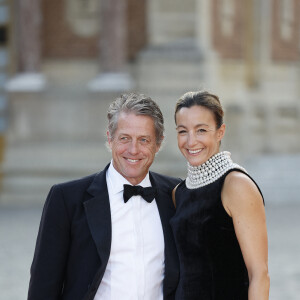 Hugh Grant et sa femme Anna Elisabet Eberstein - Dîner d'Etat au château de Versailles en l'honneur de la visite officielle du roi et de la reine d'Angleterre en France (20 - 22 septembre 2023), le 20 septembre 2023. 150 invités triés sur le volet ont été conviés à cette occasion. © Jacovides-Moreau / Bestimage 