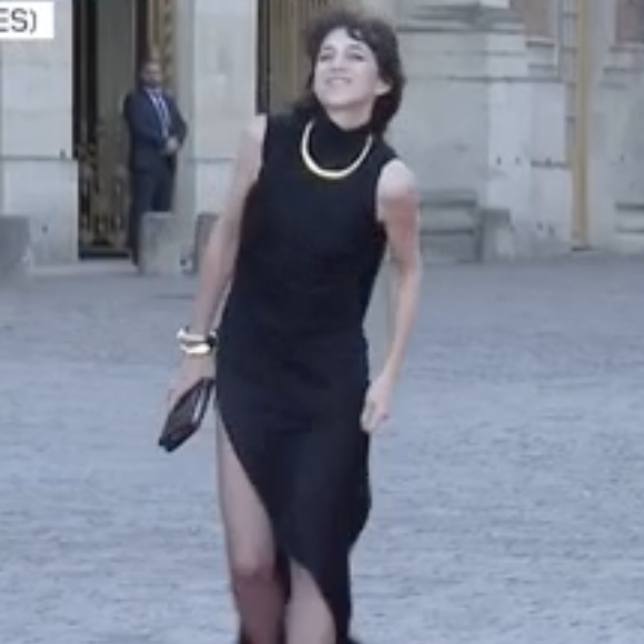 Charlotte Gainsbourg à son arrivée au château de Versailles pour le dîner d'Etat donné par Emmanuel Macron en l'honneur du roi Charles III et son épouse Camilla le 20 septembre 2023.