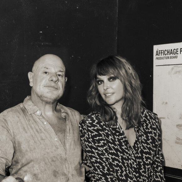 Exclusif - Bernie Bonvoisin, Sandrine Quetier - Backstage - Le groupe Trust en concert à l'Olympia, le 19 octobre 2022. Sandrine Quétier et son groupe Molly Pepper ont fait la première partie. Histoire de cette rencontre insolite racontée par Sandrine Quétier : "Le groupe Molly Pepper fait la connaissance de Bernie et Nono au festival Rock & Horses en juillet 2022, cet été dans le Jura où Alain Mortier, organisateur du festival nous a proposé de jouer en première partie de TRUST. L'électricité est vite passée avec leur public, mais aussi entre nous. Bernie et Nono nous ont invité à prendre un verre après leur concert avec le reste du groupe et nous avons vu le jour se lever sans voir passer le temps. Les fées sont passées lorsqu'ils nous ont proposé d'ouvrir leur show à l'Olympia. Bernie et Nono ne sont pas du genre à se faire imposer quoi que ce soit. Nous sommes vraiment heureux qu'ils nous aient choisi et donné cette chance. Cette soirée était dingue. Pour la petite histoire, Bon Scott les avait contactés à l'époque, alors qu'ils n'avaient signé nulle part. Bernie leur avait envoyé une cassette... Trust a fait la première partie du concert de ACDC, à Paris en 1979. No comment ! Ces deux-là sont du genre à donner leur chance à un groupe qu'ils apprécient. On continue leur tournée 2022 en 1ère partie sur plusieurs dates." © Jack Tribeca / Bestimage 