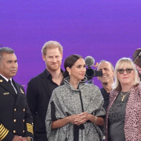 Exclusif - Le prince Harry, duc de Sussex et Meghan Markle, duchesse de Sussex, remettent un prix honorifique à Kevin Costner lors de son gala de charité One805 Live, organisé sur son terrain de polo à Summerland près de Santa Barbara, le 22 septembre 2023.