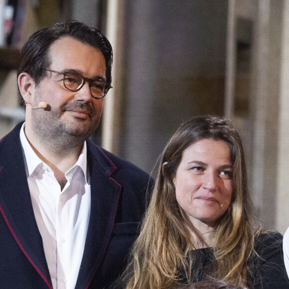 Exclusif - Jean-François Piège, sa femme Elodie et leur fils Antoine - Surprises - Enregistrement de l'émission "La Chanson secrète 11" à Paris, diffusée le 24 juin sur TF1. Le 15 janvier 2022 © Jacovides-Moreau / Bestimage