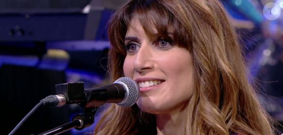 Et a aujourd'hui le désir d'y évoluer.
Karen Khochafian, membre de l'équipe musicale de "N'oubliez pas les paroles", France 2