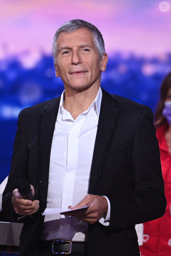 Nagui - 35 ème édition du Téléthon sur France 2 à Paris le 5 décembre 2021. Le compteur du Téléthon 2021 a atteint près de 74 millions d'euros de promesses de dons dimanche. © MPP / Bestimage