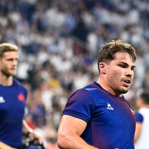 Echauffement - Antoine Dupont ( 9 - France ) - - Match d'ouverture de la coupe du monde de Rugby : La France l'emporte 27 à 13 face à la Nouvelle Zélande (All Blacks) au Stade de France à Saint-Denis le 8 septembre 2023. © Federico Pestellini / Panoramic / Bestimage 