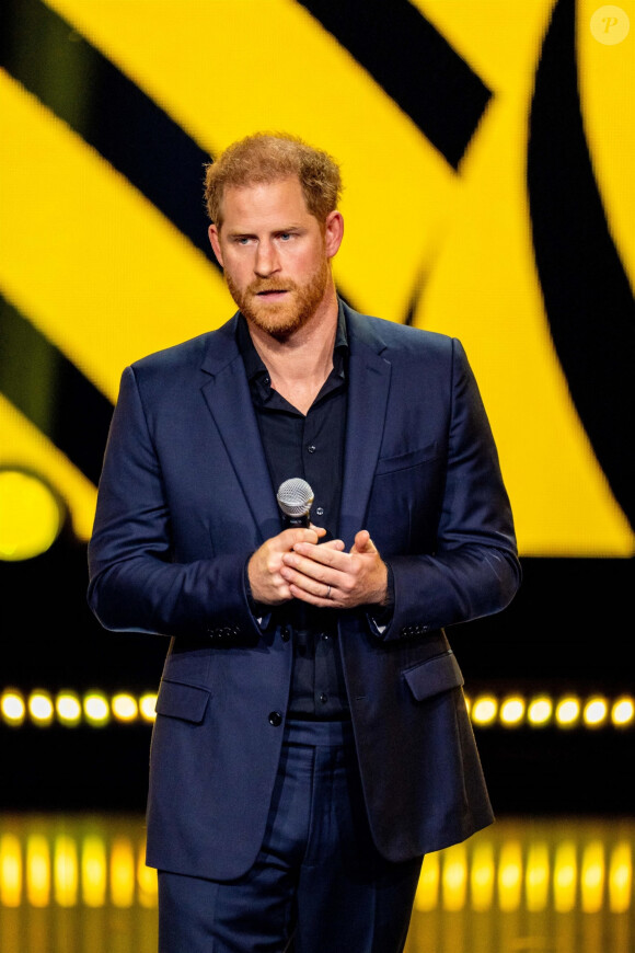 Le prince Harry Duc de Sussex lors de la cérémonie de clôture des Invictus Games 2023 à Dusseldorf le 16 septembre 2023