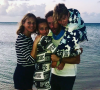 Un site lifestyle qui apporterait de nombreuses fausses informations d'après des spécialistes.
Gwyneth Paltrow, Chris Martin et leurs enfants Apple et Moses. Photo publiée le 2 mars 2018 pour l'anniversaire du leader de Coldplay.