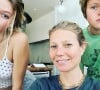 La maman de Moses et Apple est à la fondatrice de "Goop".
Gwyneth Paltrow et ses enfants, Apple et Moses, sur Instagram, le 7 avril 2020.
