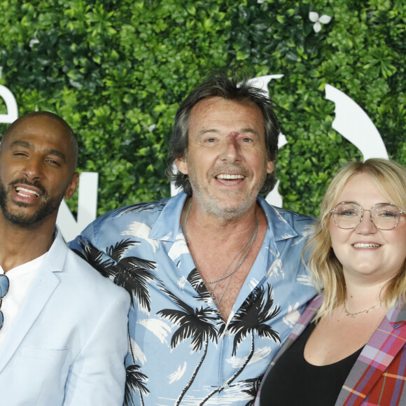 Actuellement en train de profiter d'un séjour romantique au Portugal, le chanteur a partagé plusieurs vidéos en compagnie de sa chérie.
Lola Dubini, Stomy Bugsy et Jean-Luc Reichmann au photocall de la série "Leo Mattei, Brigade des mineurs" lors du 62ème Festival de Télévision de Monte-Carlo, à Monaco, le 19 juin 2023. © Denis Guignebourg/BestImage