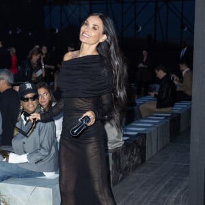 Demi Moore - Photocall du défilé Saint Laurent Womenswear Printemps/été 2024 dans le cadre de la Fashion week de Paris le 26 septembre 2023 à Paris. © Olivier Borde/Bestimage 