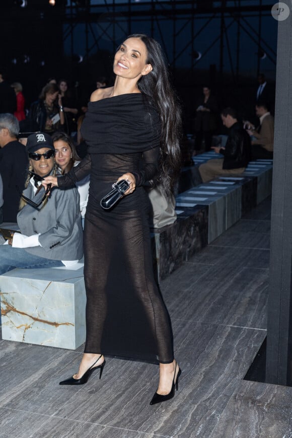 Demi Moore - Photocall du défilé Saint Laurent Womenswear Printemps/été 2024 dans le cadre de la Fashion week de Paris le 26 septembre 2023 à Paris. © Olivier Borde/Bestimage 