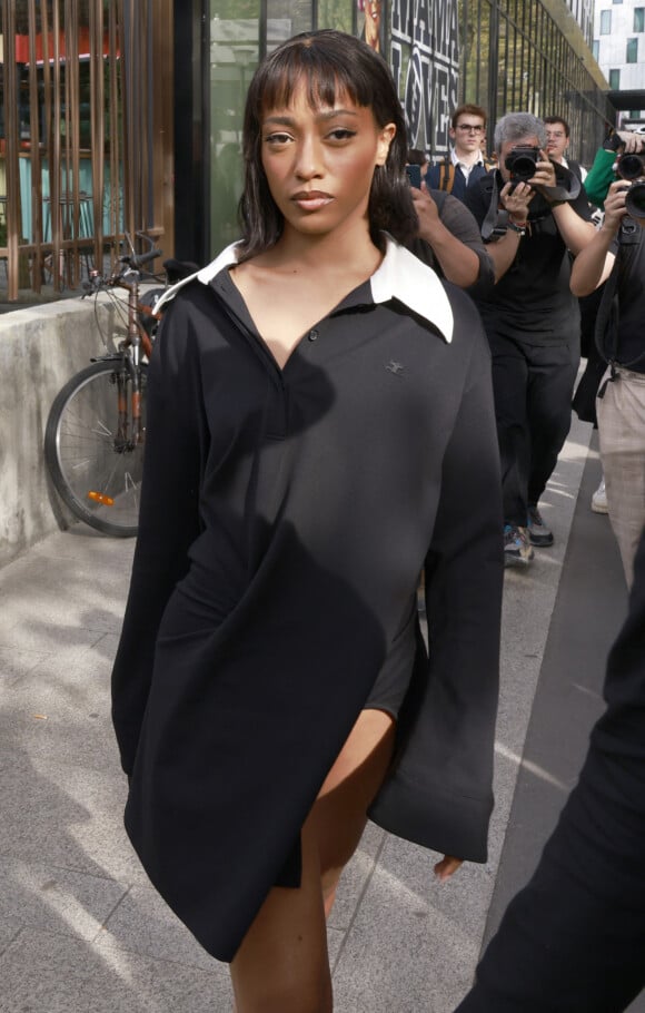 Vanessa Lesnicki, dite Shay - Arrivées au défilé de mode printemps-été 2024 "Courrèges" au Parc des Expositions lors de la fashion week de Paris. Le 27 septembre 2023 © Christophe Aubert via Bestimage 