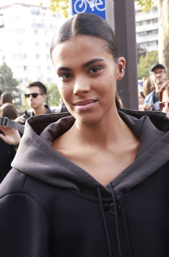 Tina Kunakey - Arrivées au défilé de mode printemps-été 2024 "Courrèges" au Parc des Expositions lors de la fashion week de Paris. Le 27 septembre 2023 © Christophe Aubert via Bestimage 