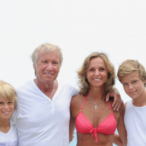 L'arrêt de la série a été acté en 2006
Archives : Yves Rénier, sa femme Karin et leurs fils Jules et Oscar
