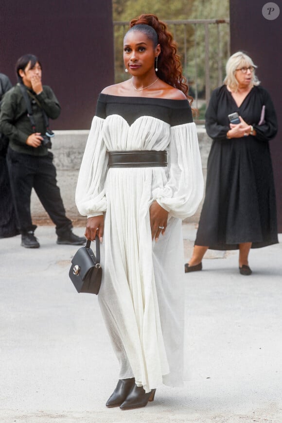 Issa Rae - Arrivées au défilé Chloé prêt à porter femme Printemps/Été 2024 lors de la Fashion Week de Paris (PFW), au Palais de Tokyo, à Paris, France, le 28 septembre 2023. © Christophe Clovis/Bestimage 