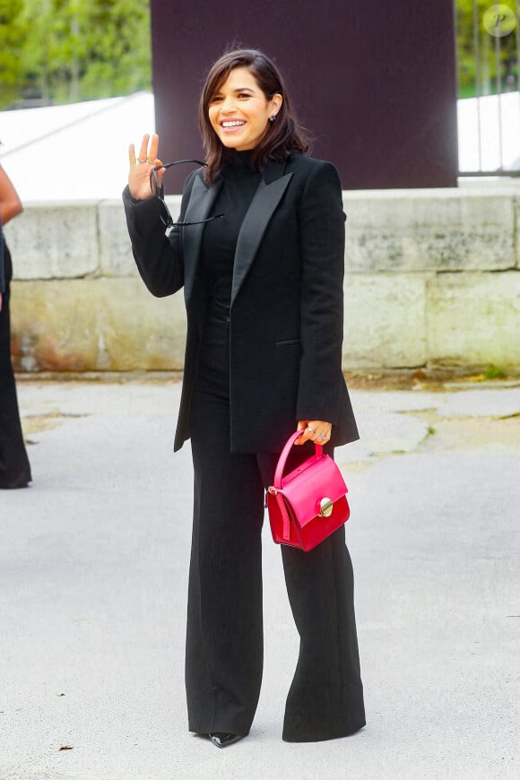 America Ferrera - Arrivées au défilé Chloé prêt à porter femme Printemps/Été 2024 lors de la Fashion Week de Paris (PFW), au Palais de Tokyo, à Paris, France, le 28 septembre 2023. © Christophe Clovis/Bestimage 