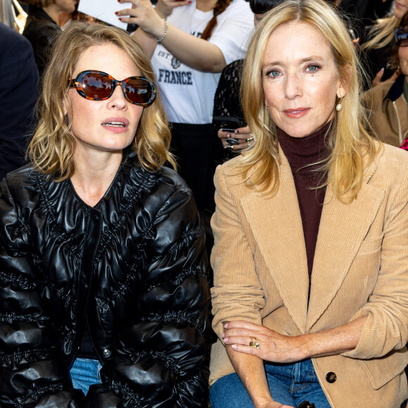Mélanie Thierry et Léa Drucker, à deux doigts de remettre le baggy au goût du jour ?
Mélanie Thierry, Lea Drucker au front row du défilé Chloé prêt à porter femme Printemps/Été 2024 lors de la Fashion Week de Paris (PFW), au Palais de Tokyo, à Paris. © Olivier Borde/Bestimage 