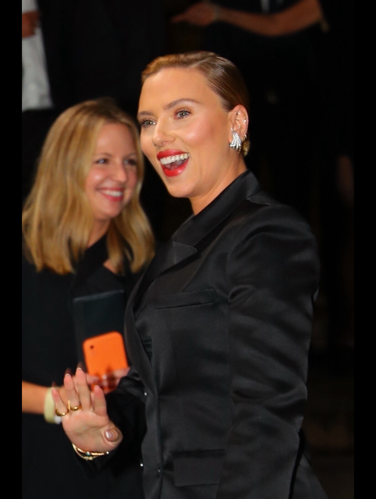 Photo Scarlett Johansson a fait le déplacement, toujours très chic