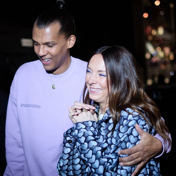 Elle n'aurait raté ça pour rien au monde !
Exclusif - Le chanteur Stromae, sa femme Coralie Barbier et son frère Luc Junior Tam en backstage de la 38e cérémonie des Victoires de la musique à la Seine musicale de Boulogne-Billancourt. © Moreau-Veren/Bestimage