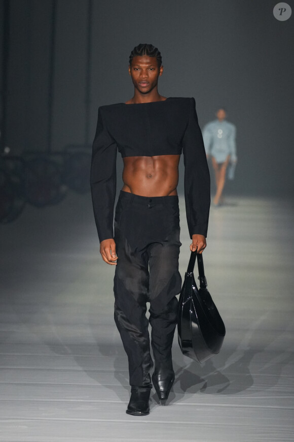 Défilé Mugler, collection prêt-à-porter printemps-été 2024, lors de la Fashion Week de Paris. Le 2 octobre 2023.