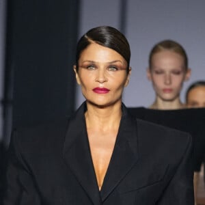 Helena Christensen - Défilé Mugler, collection prêt-à-porter printemps-été 2024, lors de la Fashion Week de Paris. Le 2 octobre 2023.