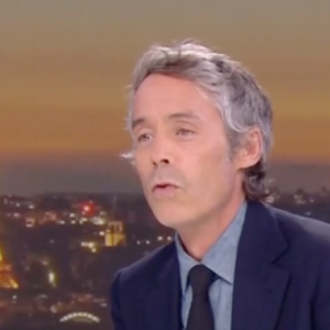 Capture d'écran de l'émission "Quotidien" du 4 octobre 2023 : Yann Barthès a reçu Catherine Deneuve et l'a interrogée sur la psychose des punaises de lit