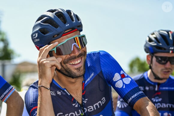 
"J'ai réussi à acheter presque tous les terrains autour de ma maison justement pour m'entourer de ça", raconte Thibaut Pinot
Thibaut Pinot sur le Tour de France 2023.