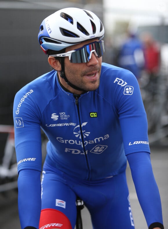 Bientôt à la retraite, le champion va pouvoir s'occuper pleinement de ses animaux
Thibaut Pinot de l'équipe Groupama - FDJ - M.Pedersen remporte la troisième étape du 68 circuit cycliste Sarthe-Pays de la Loire, le 7 avril 2022. Il a devancé K.Vauquelin (Team Arkéa-Samsic) et M.Cavendish (Quick-Step Alpha Vinyl). Sablé-sur-Sarthe. © Laurent Lairys / Panoramic / Bestimage