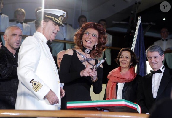 Le MSC Magnifica, nouveau paquebot monumental de MSC Croisières, a été baptisé par la grande Sophia Loren, le 6 mars 2010 à Hambourg !
