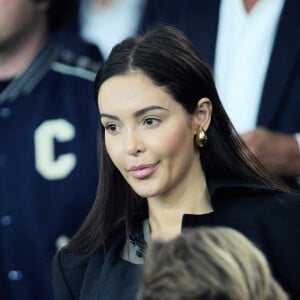 Nabilla Vergara - People dans les tribunes lors du match de football Ligue 1 Uber Eats opposant le PSG à l'OM (4-0) au Parc des Princes à Paris le 24 septembre 2023. © Cyril Moreau/Bestimage