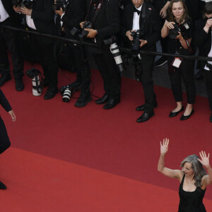 Andie MacDowell - Montée des marches du film " The Old Oak " lors du 76ème Festival International du Film de Cannes, au Palais des Festivals à Cannes. Le 26 mai 2023 Pool / Cannes / Bestimage 