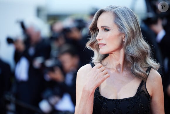 Andie MacDowell - Montée des marches du film " The Old Oak " lors du 76ème Festival International du Film de Cannes, au Palais des Festivals à Cannes. Le 26 mai 2023 © Jacovides-Moreau / Bestimage 